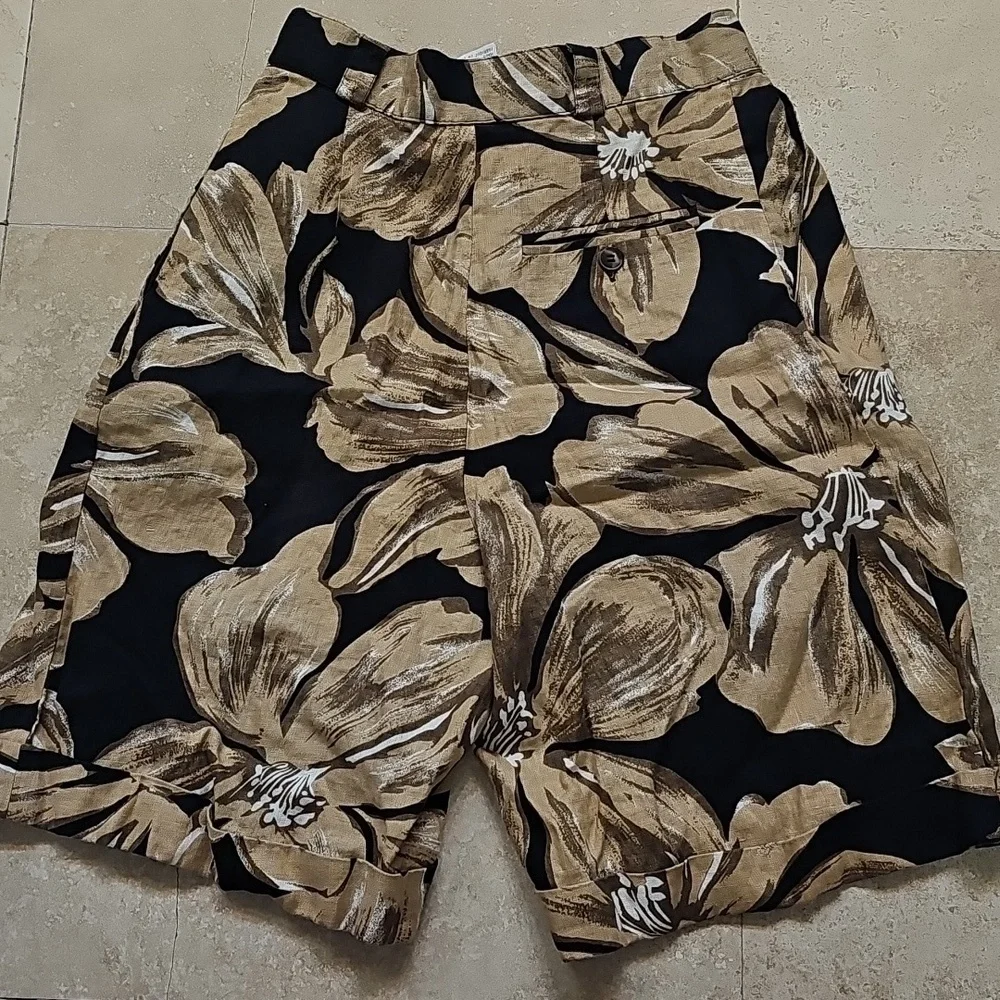 Jones New York Women's Floral Linen Shorts - Black and Tan - Picture 3 of 7